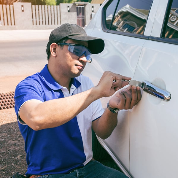 la cerrajería de autos puede realizar reparaciones en la cerradura de tu coche